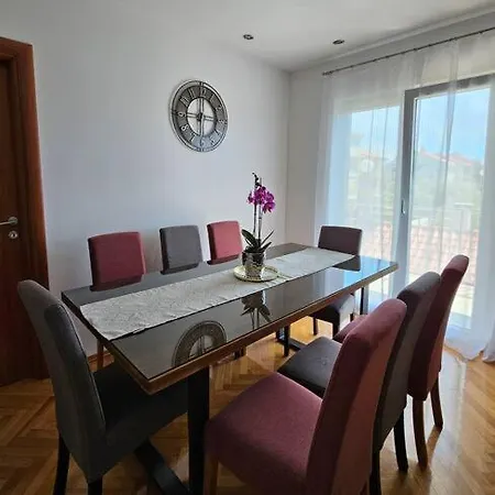 Gidas شقة زادار