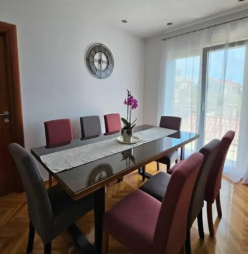 Gidas شقة زادار